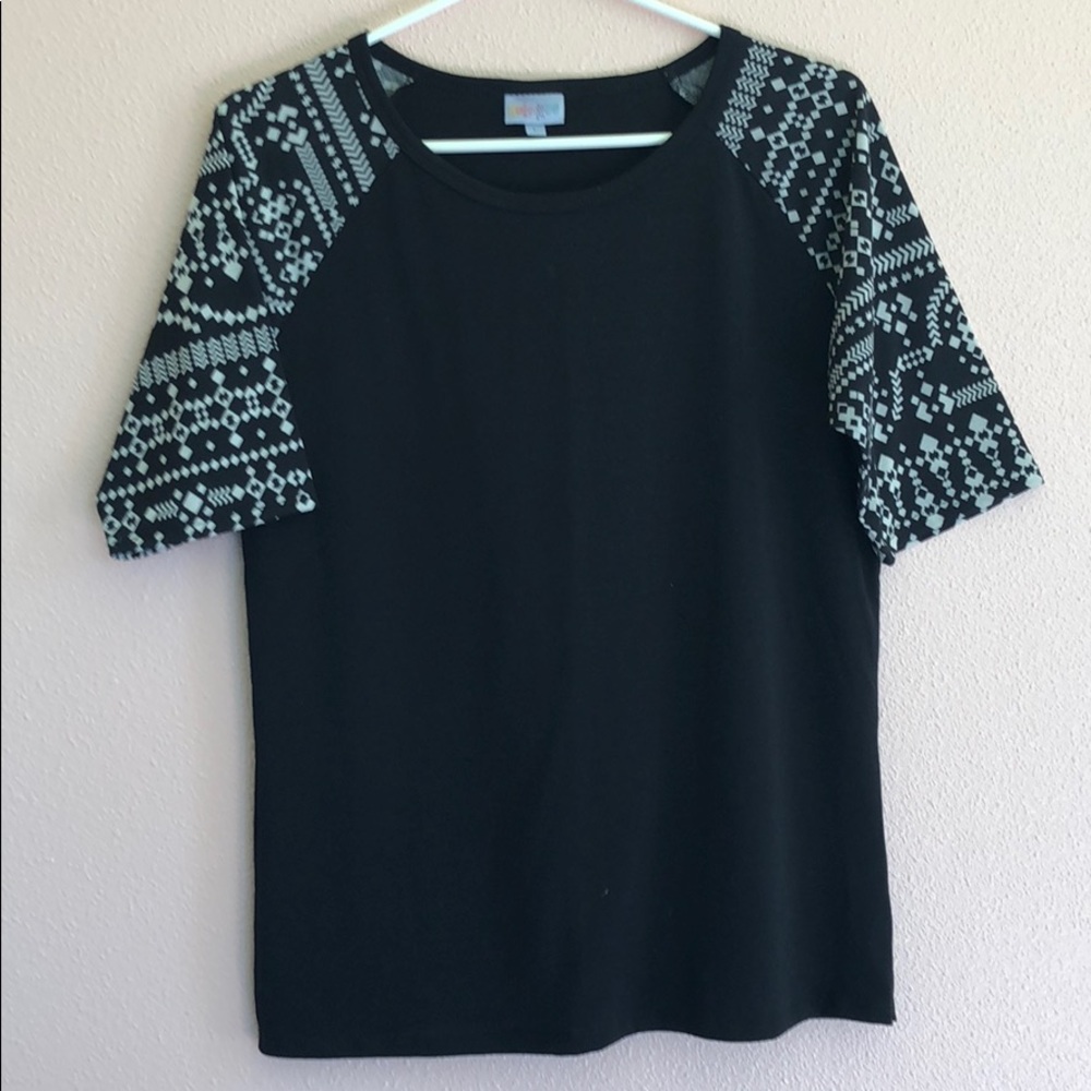 Black and White LuLaRoe Randy Raglan T, Size Large